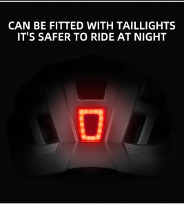 Casco sportivo da ciclismo su strada con luce LED